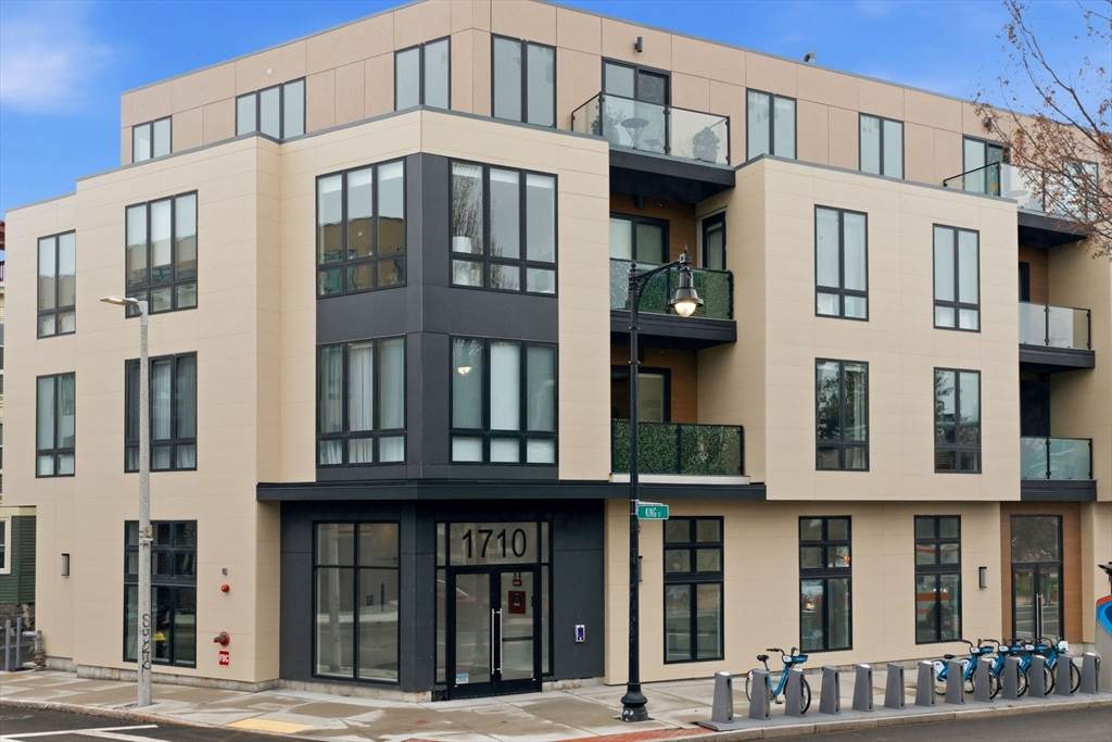 1710 Dorchester Avenue - Photo 1