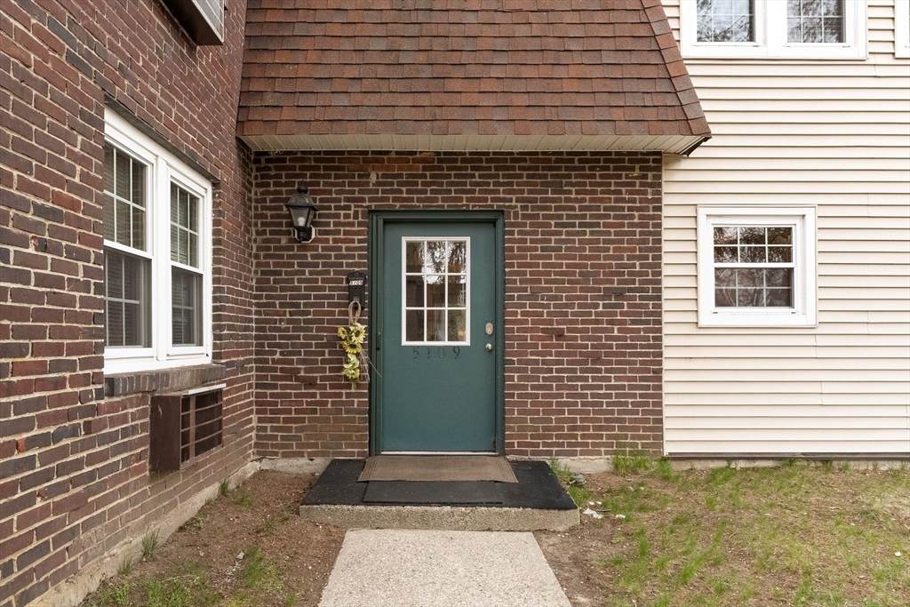 180 Main St - Photo 1