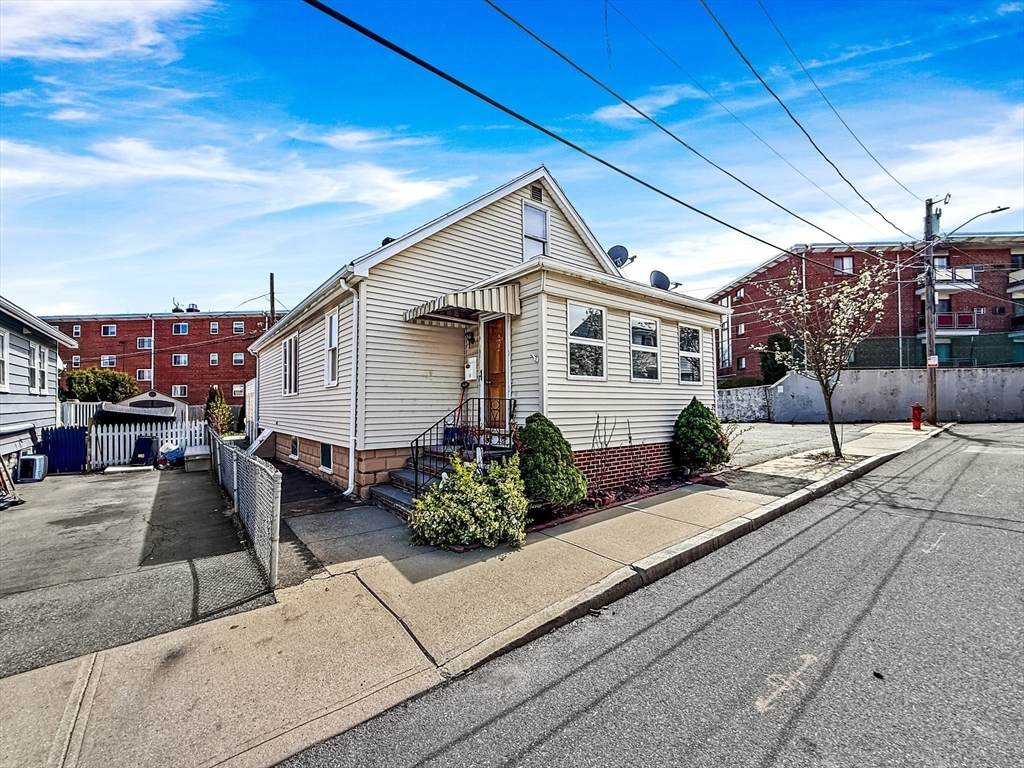 https://bt-photos.global.ssl.fastly.net/mlspin/orig_boomver_1_73506190_2.jpg