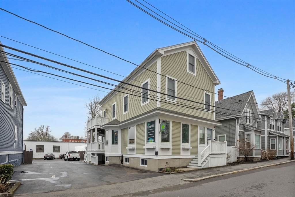 10 Spring St - Photo 1