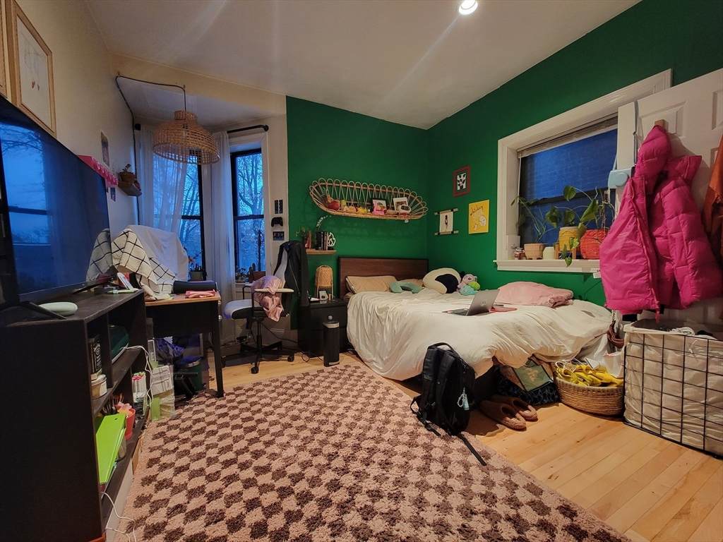 https://bt-photos.global.ssl.fastly.net/mlspin/orig_boomver_1_73506581_2.jpg