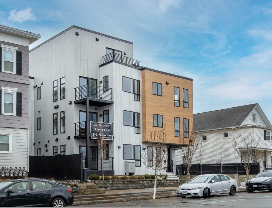 595 Broadway - Photo 1