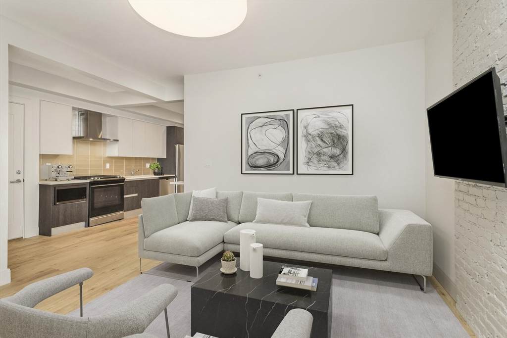 178 Saint Alphonsus Street - Photo 1
