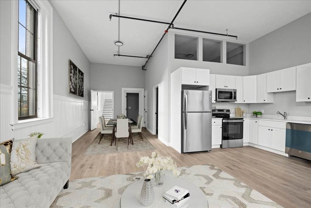 22 Waverly St - Photo 1