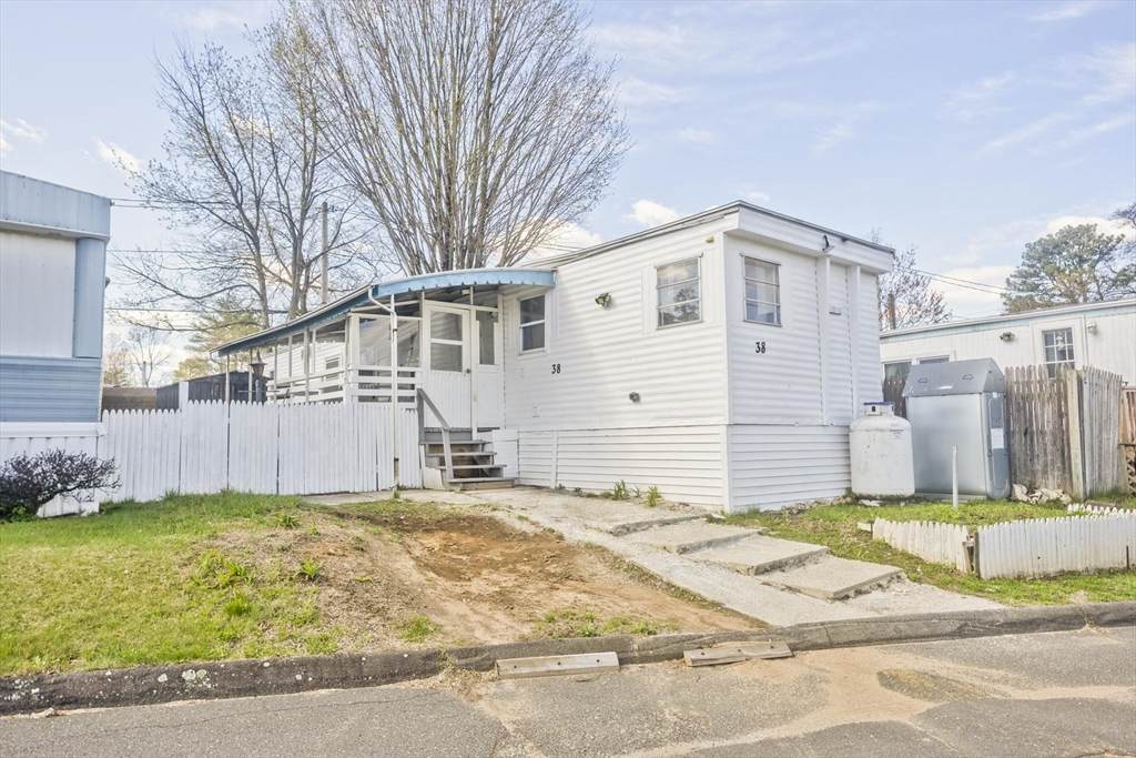 38 Klondike Ave - Photo 1