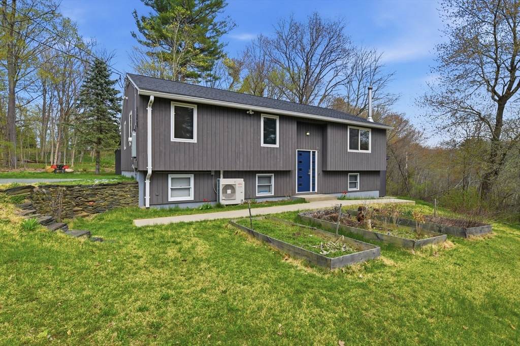 138 West St - Photo 1