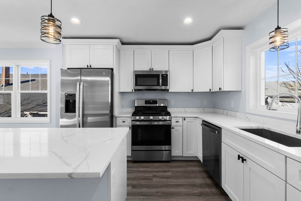 206 Durfee St. - Photo 1