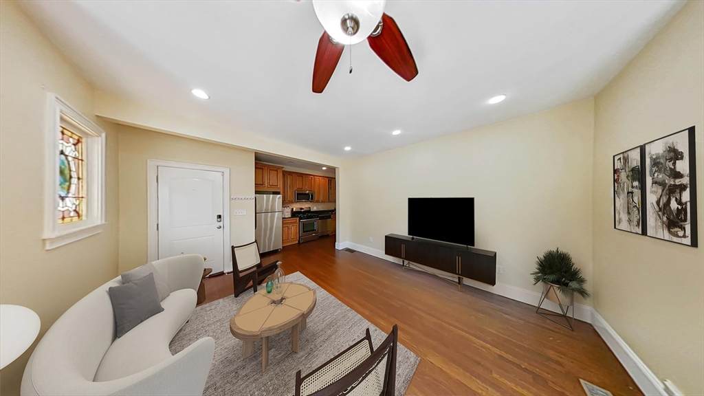 81 Hillside St - Photo 1