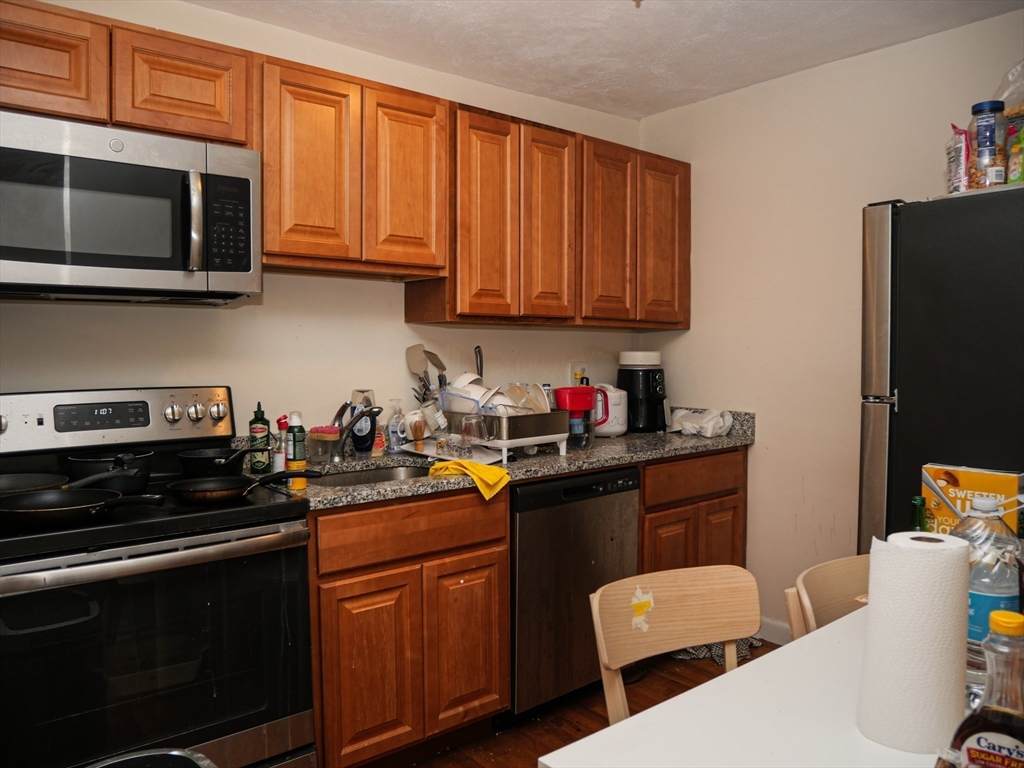 1027 Commonwealth Ave - Photo 1