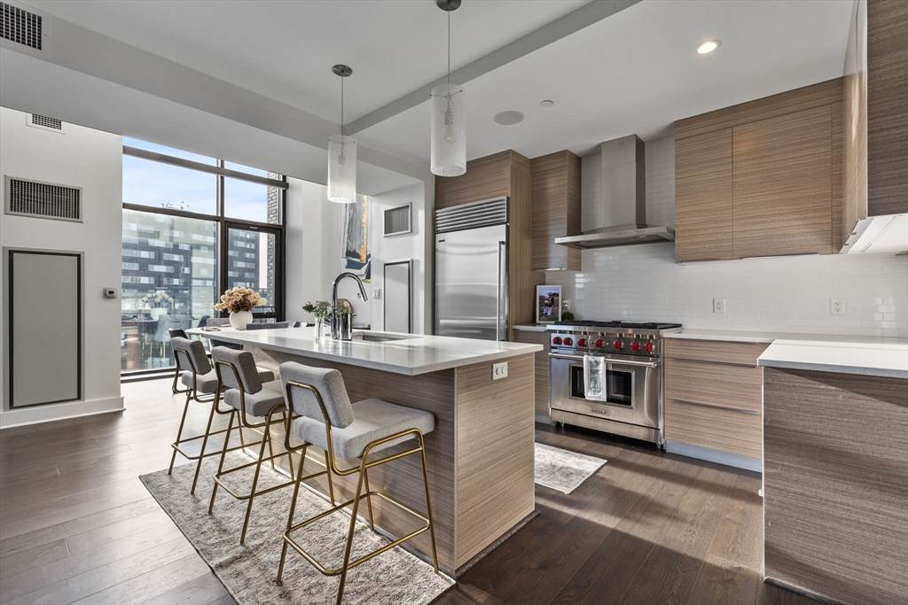 14 West Broadway - Photo 1