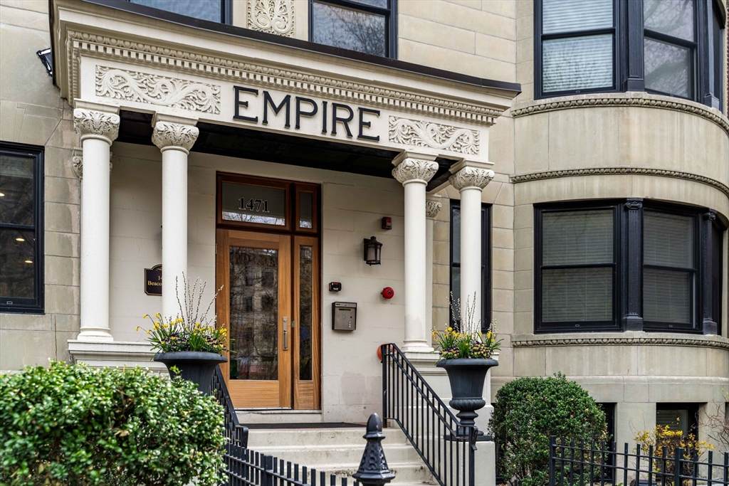 1471 Beacon St - Photo 1