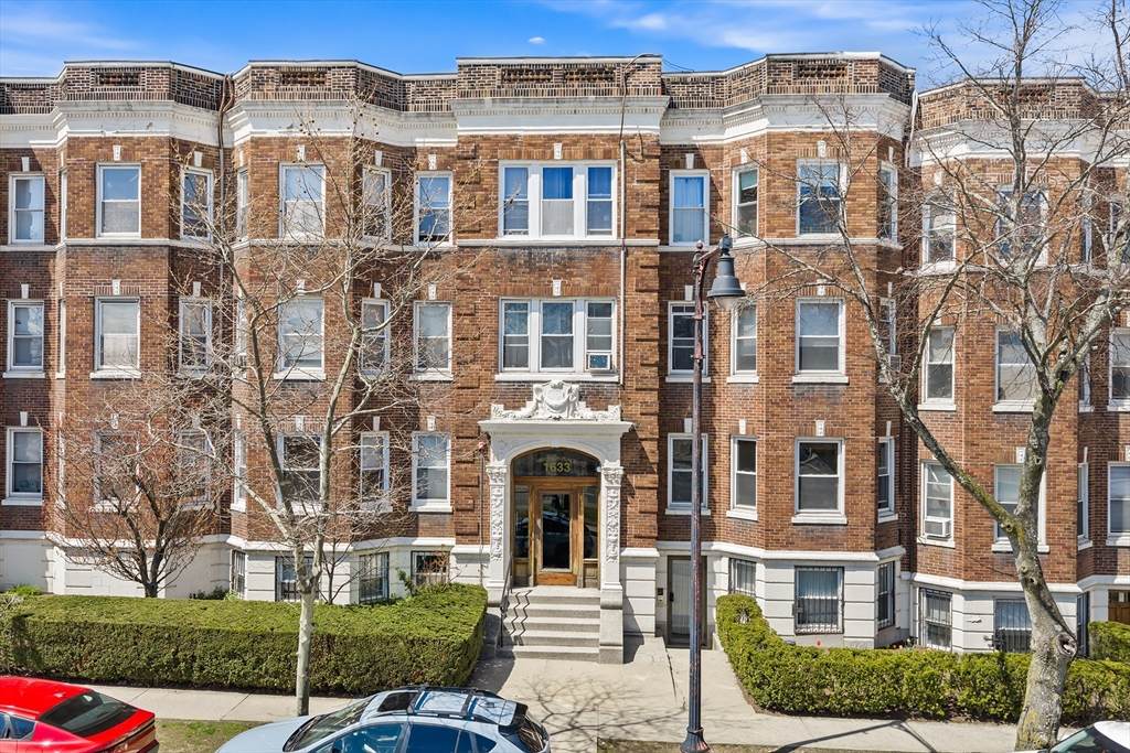 1633 Commonwealth Ave - Photo 1