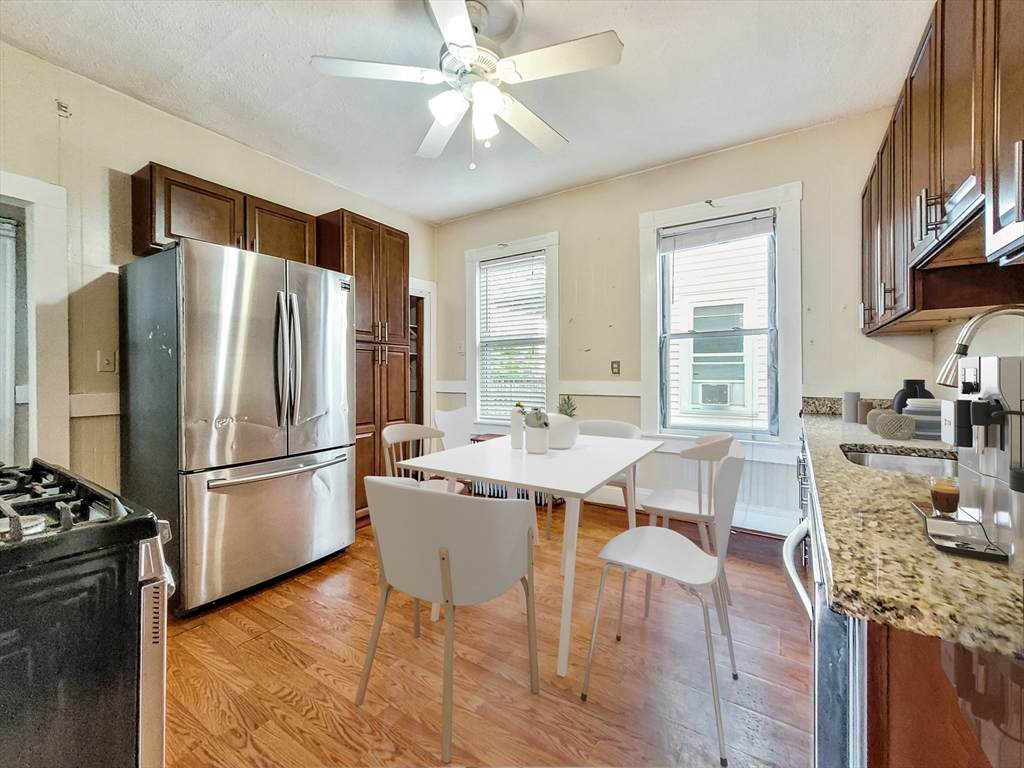 110 Howland - Photo 1