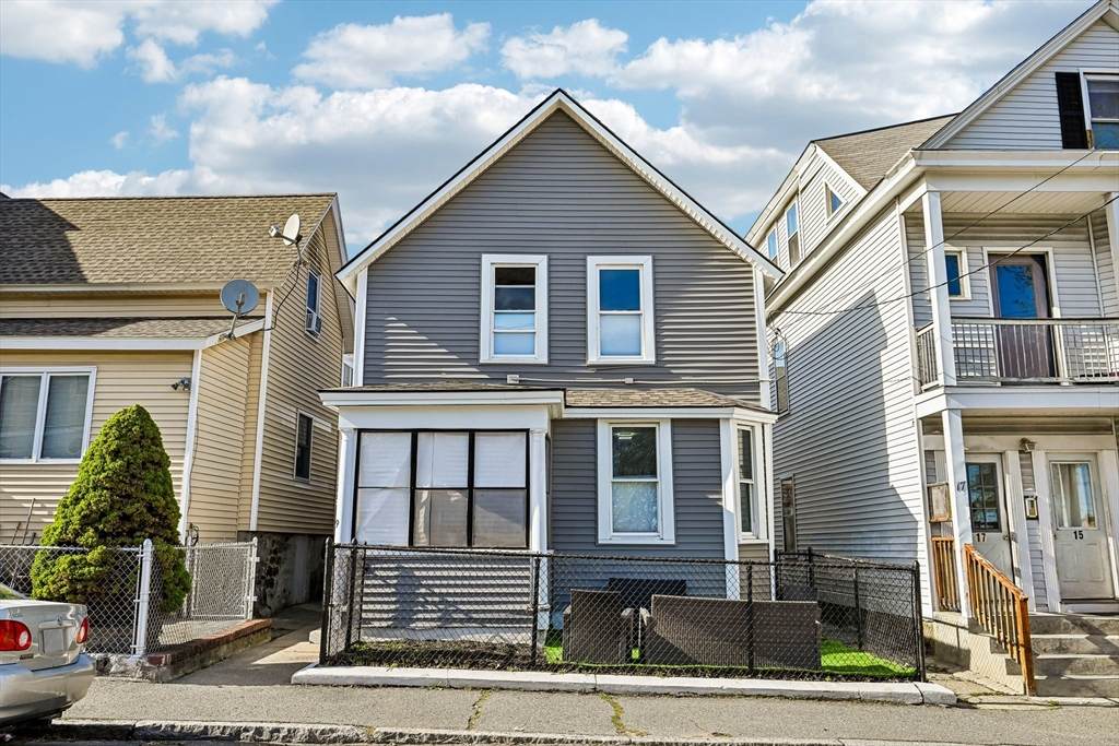 19 Sheldon St - Photo 1