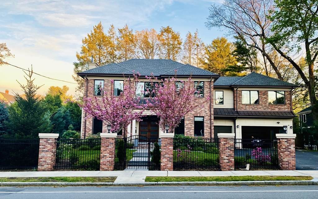 1580 Beacon St - Photo 1