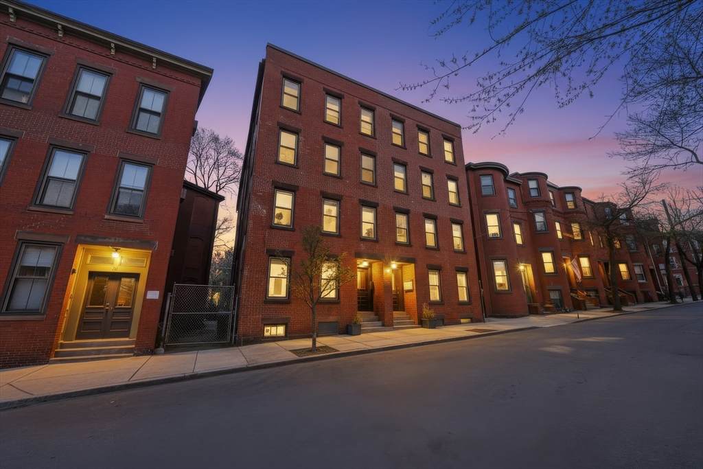 30 Beacon St - Photo 1