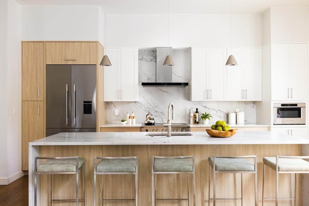 21 Kent Square - Photo 1
