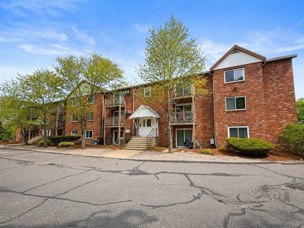 92 Sandwich Rd - Photo 1