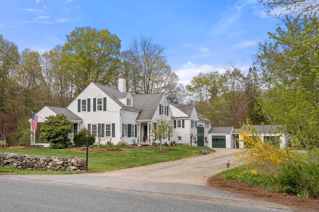 187 Mill St - Photo 1