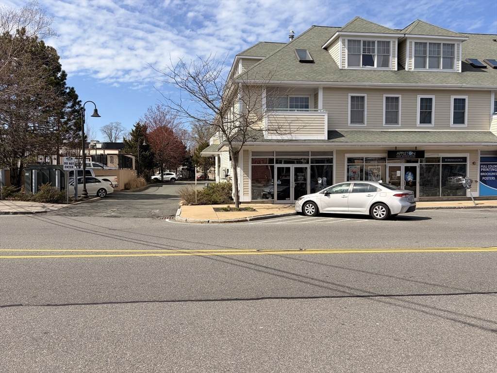 29 Railroad Ave - Photo 1