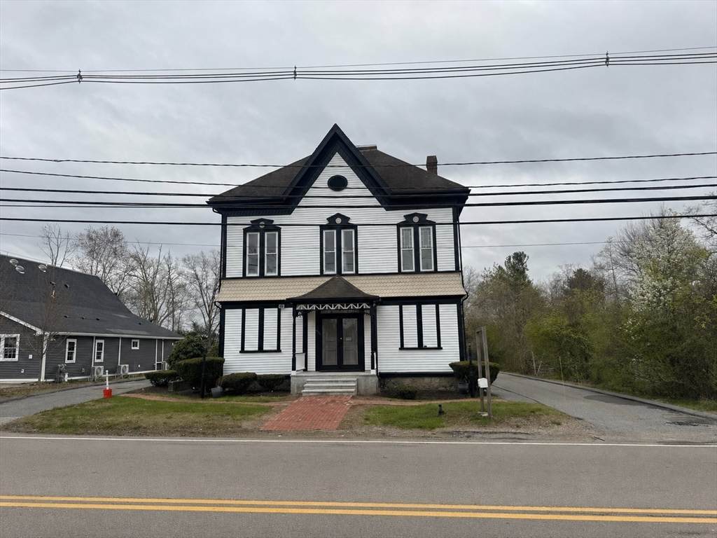 1131 Main St - Photo 1