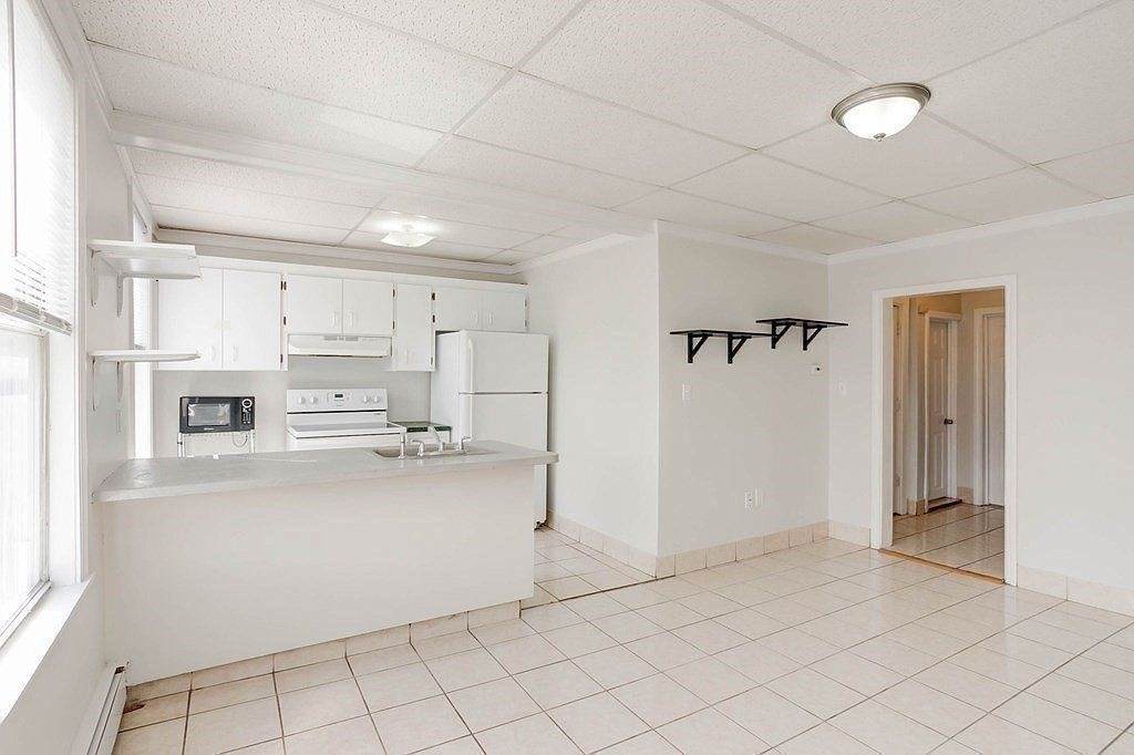 156 Bennington St - Photo 1