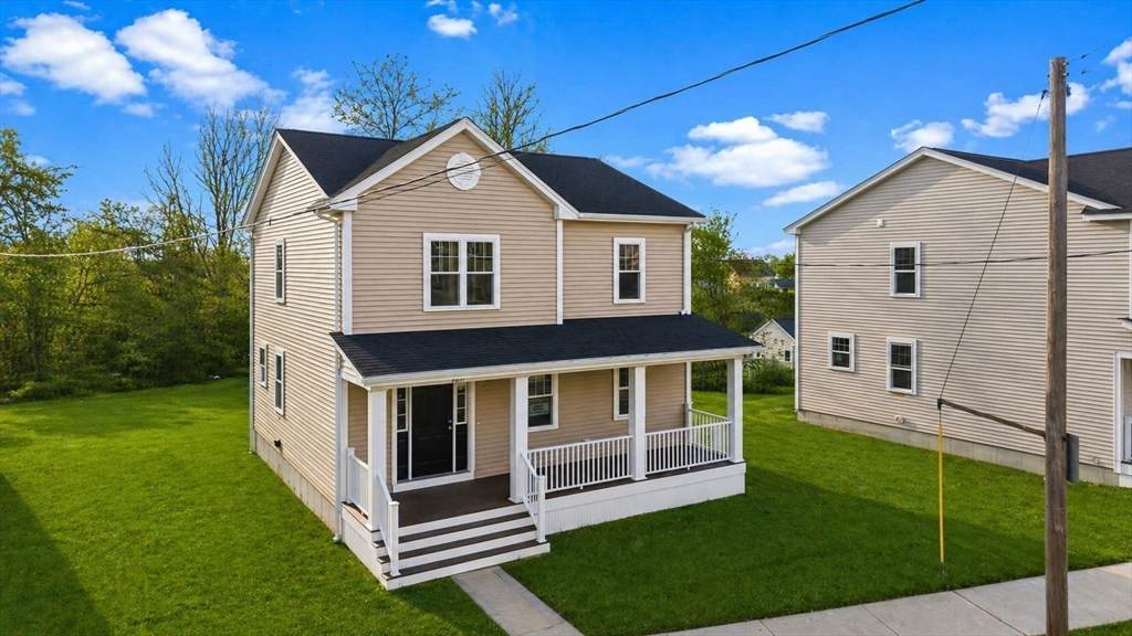 989 Bay Street - Photo 1