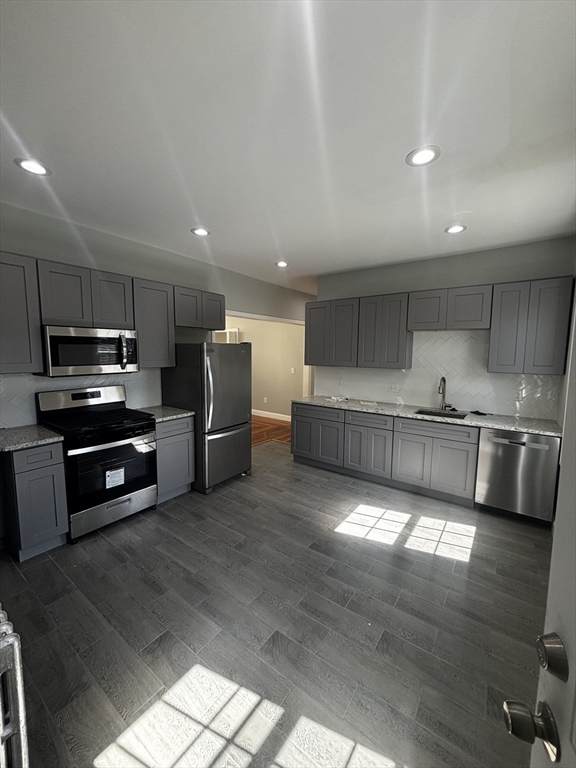 33 Wolcott - Photo 1