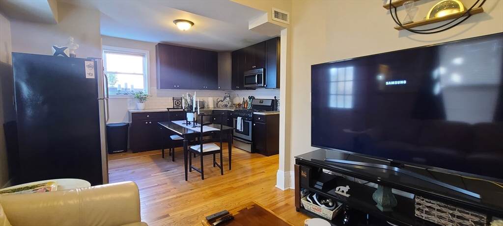 367 Dorchester St - Photo 1