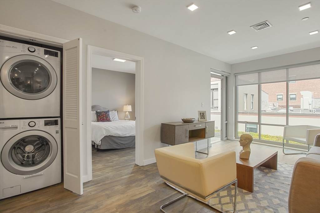 10 Essex St. - Photo 1