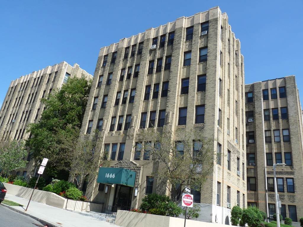 1666 Commonwealth - Photo 1