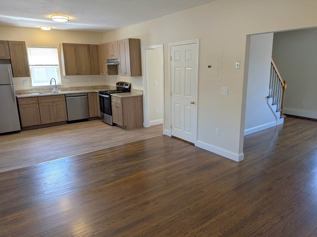 146 Pine St - Photo 1