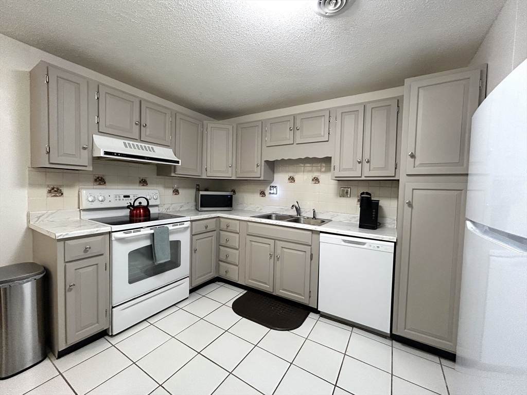 15 Thompson Dr - Photo 1