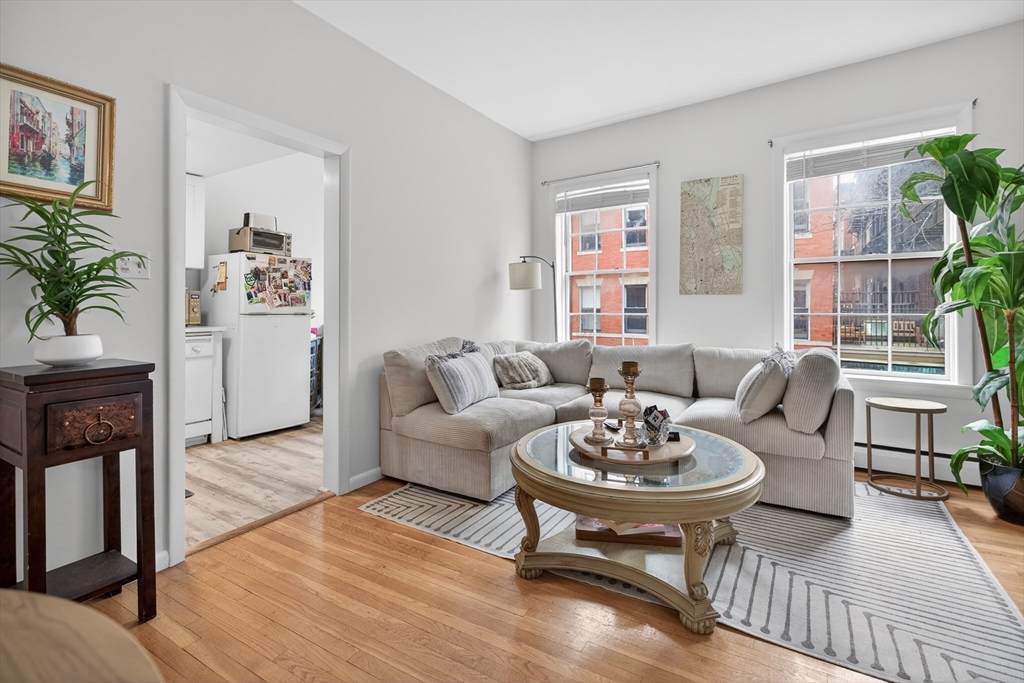 64 W Cedar St - Photo 1