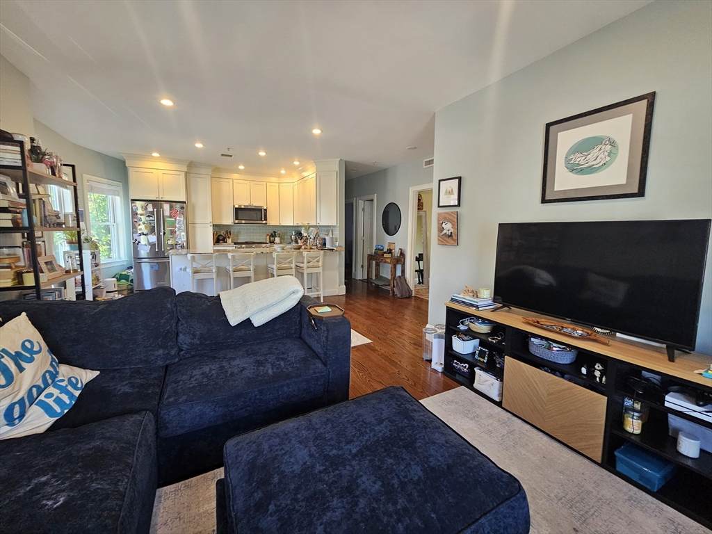 77 South St - Photo 1