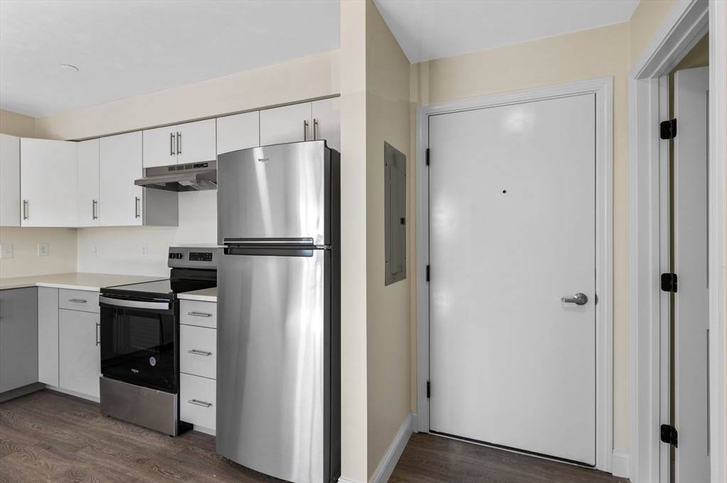 https://bt-photos.global.ssl.fastly.net/mlspin/orig_boomver_1_73512088_2.jpg
