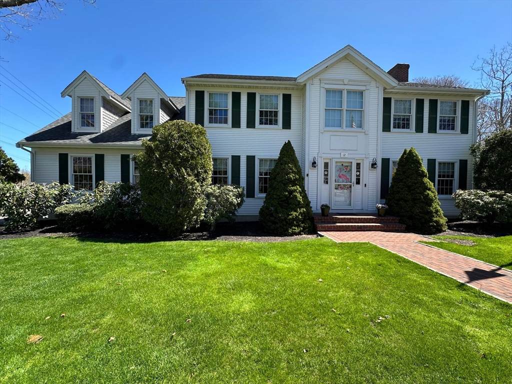 12 Gordon Ln - Photo 1