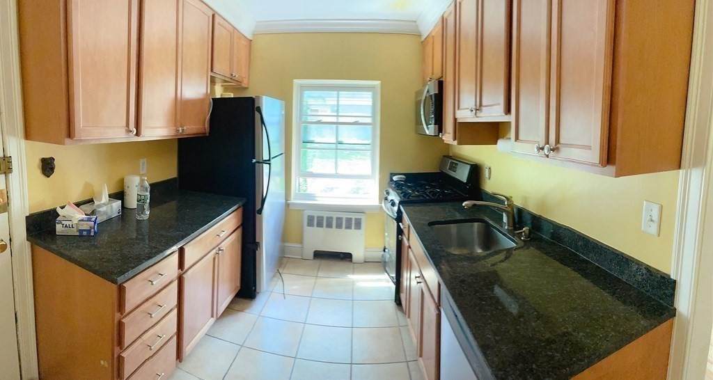 652 Washington St - Photo 1