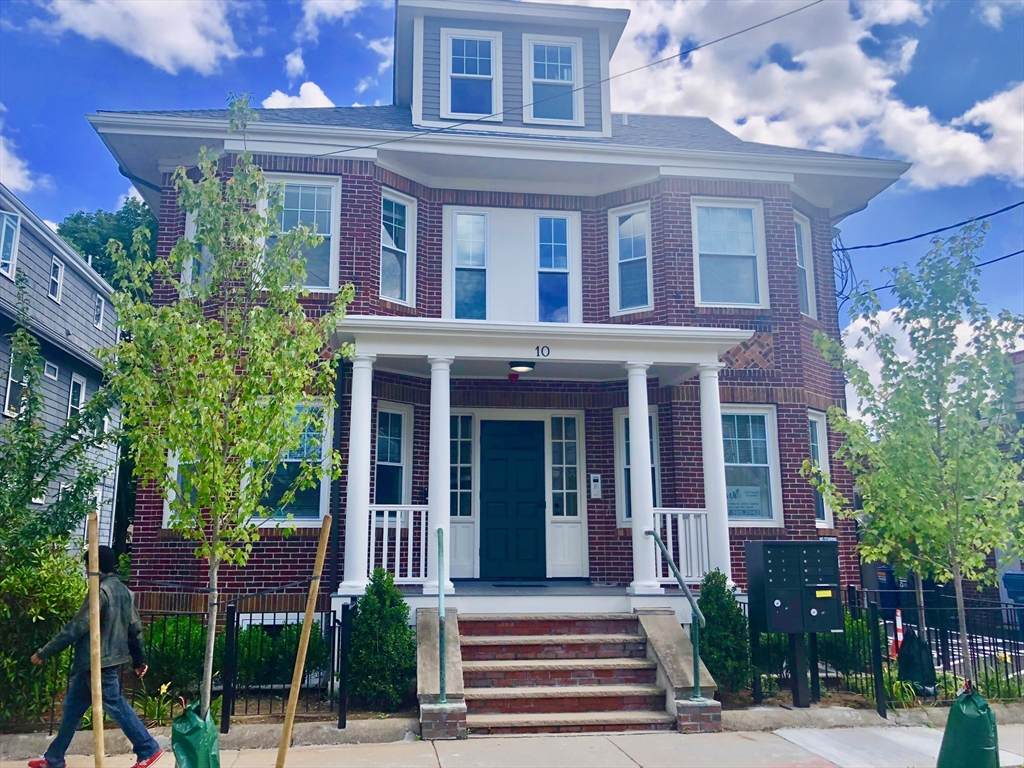 10 Dover - Photo 1