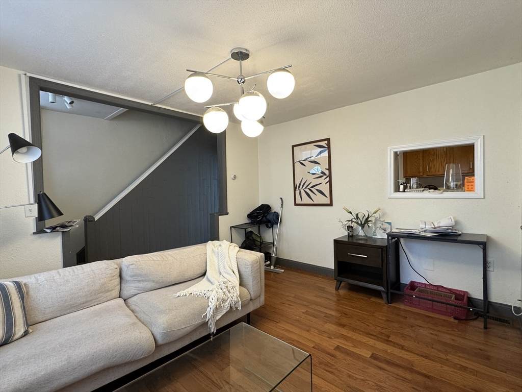 286 Bowen Street - Photo 1
