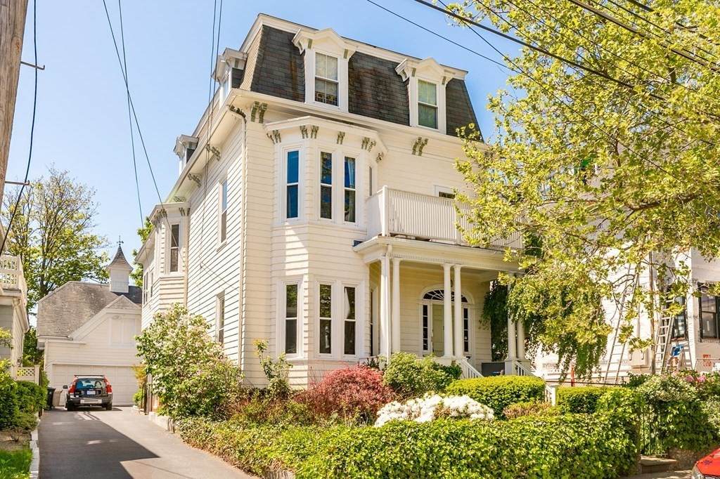 14 Evergreen - Photo 1