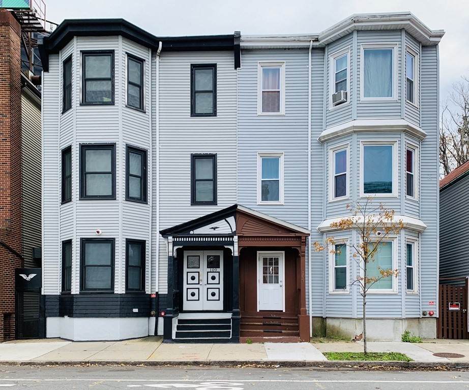 107 Chelsea St - Photo 1
