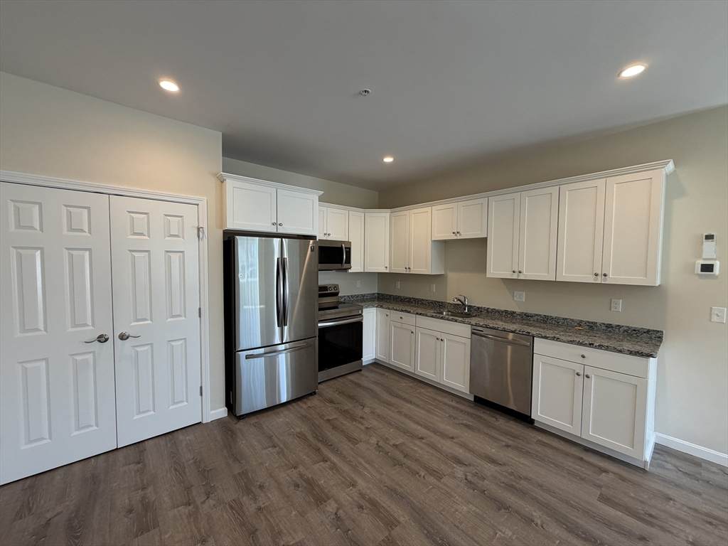 85 Lowell St - Photo 1