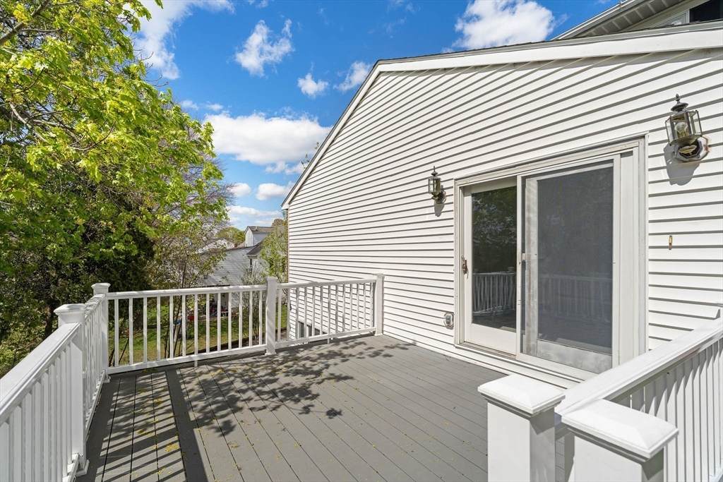 99 Garfield Ave - Photo 1