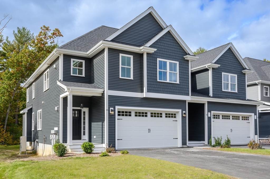 27 Thomas Mann Circle - Photo 1