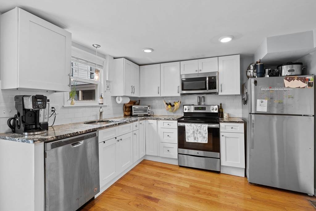 29 Everett St - Photo 1