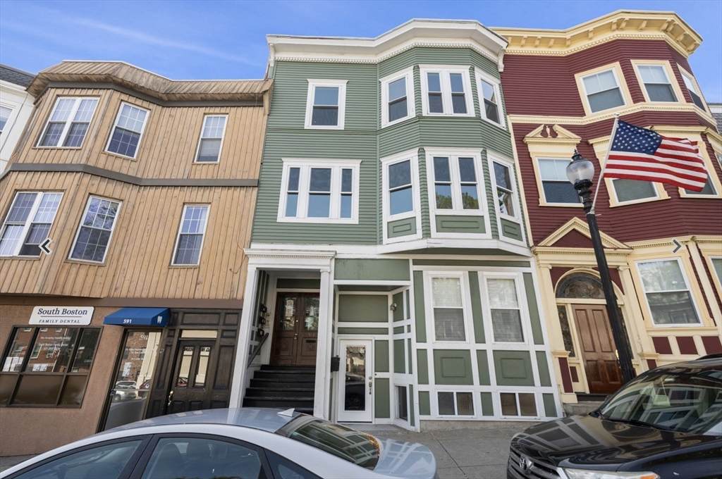 587 E Broadway - Photo 1