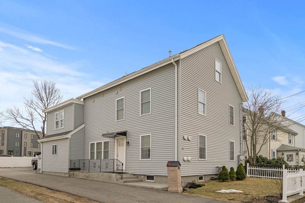 64 Waltham St - Photo 1