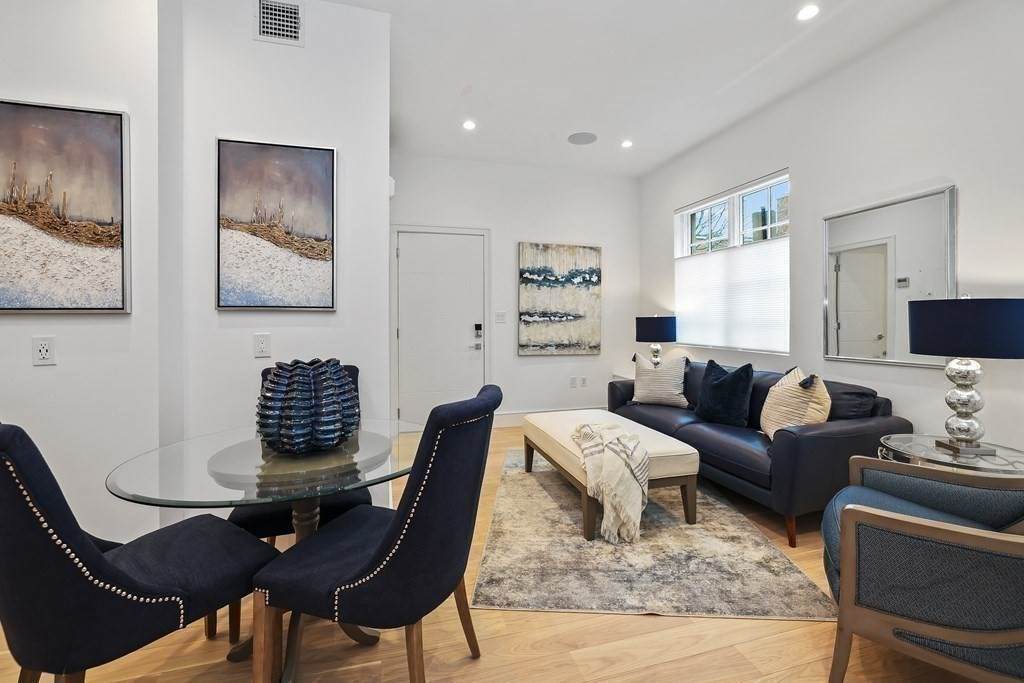 111 Marion St - Photo 1