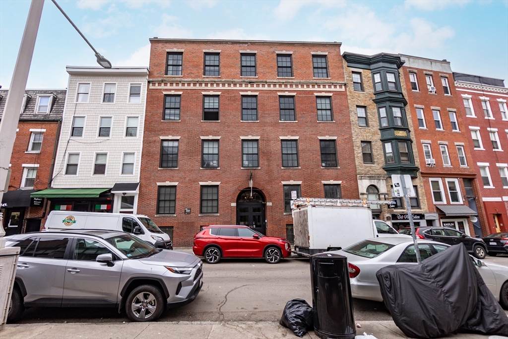 20 Parmenter St - Photo 1